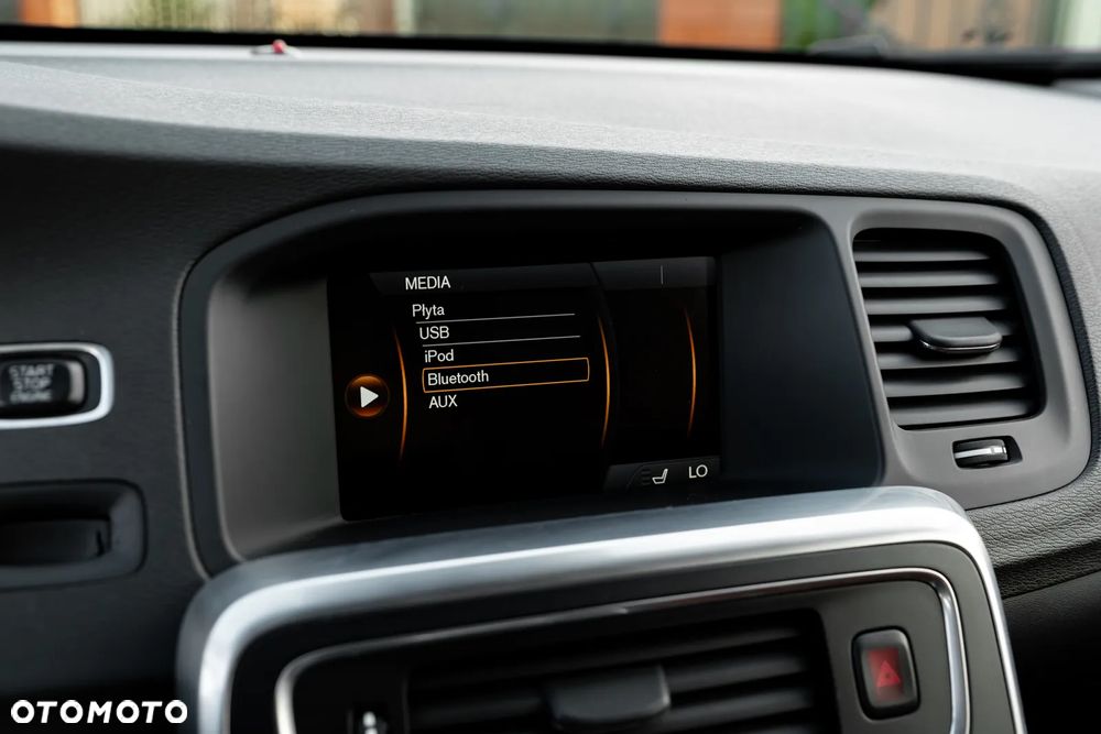 Volvo V60 D3 Geartronic Momentum - 36