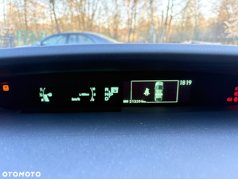 Toyota Prius (Hybrid) - 19