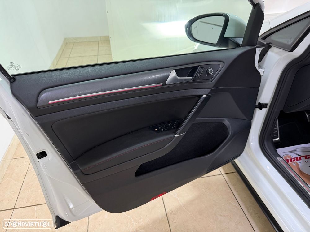 VW Golf 2.0 TSi GTi DSG Performance - 22