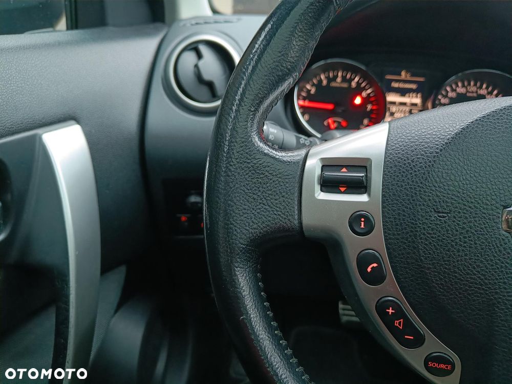 Nissan Qashqai 2.0 Tekna Premium CVT - 24