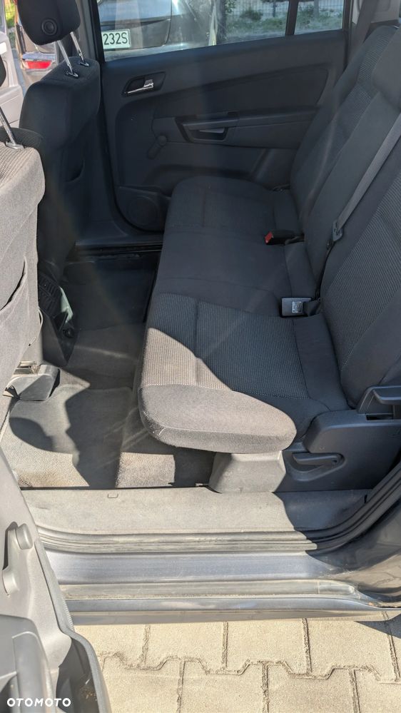 Opel Zafira 1.8 - 10