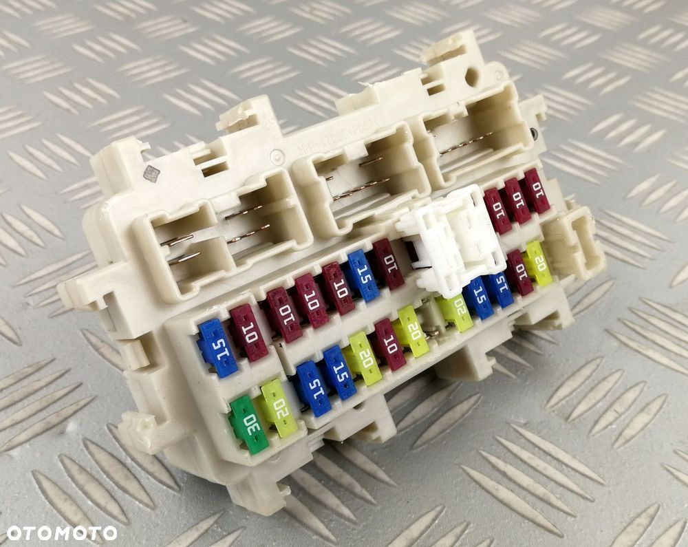 C0414-1LA1B skrzynka bezpieczników INFINITI QX80 - 1