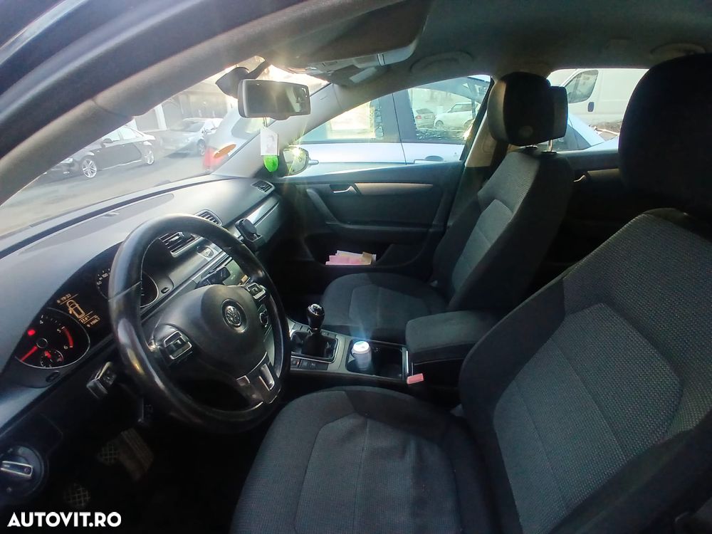 Volkswagen Passat 2.0 TDI Blue TDI Comfortline - 5