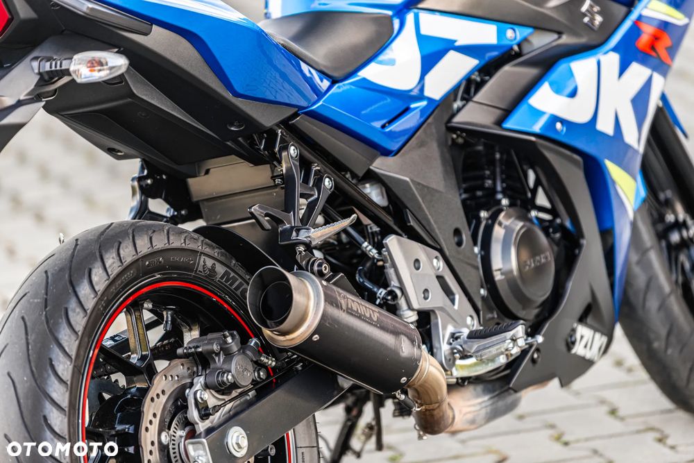 Suzuki GSX-R - 17