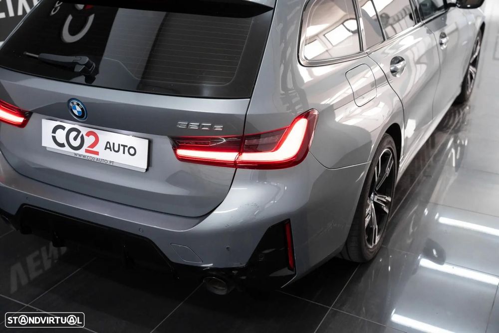 BMW 320 e Pack Desportivo M Auto - 10
