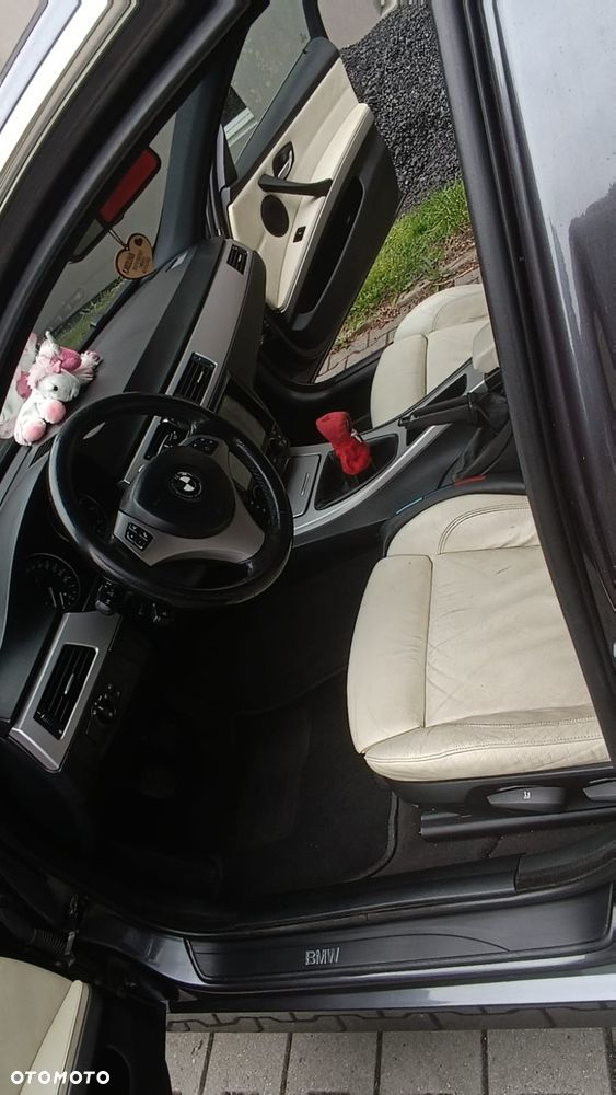 BMW Seria 3 330i - 18