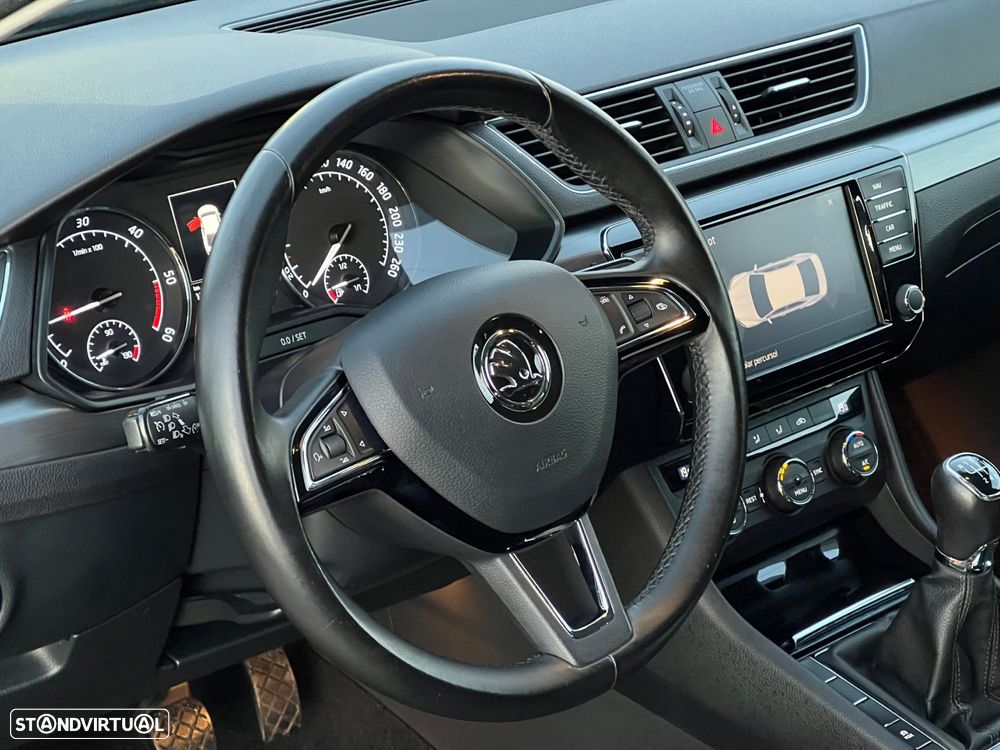 Skoda Superb 2.0 TDI Sportline - 2