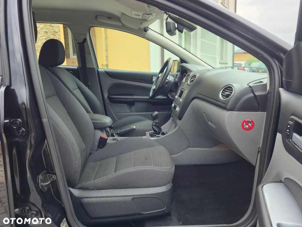 Ford Focus 1.8 Titanium - 23