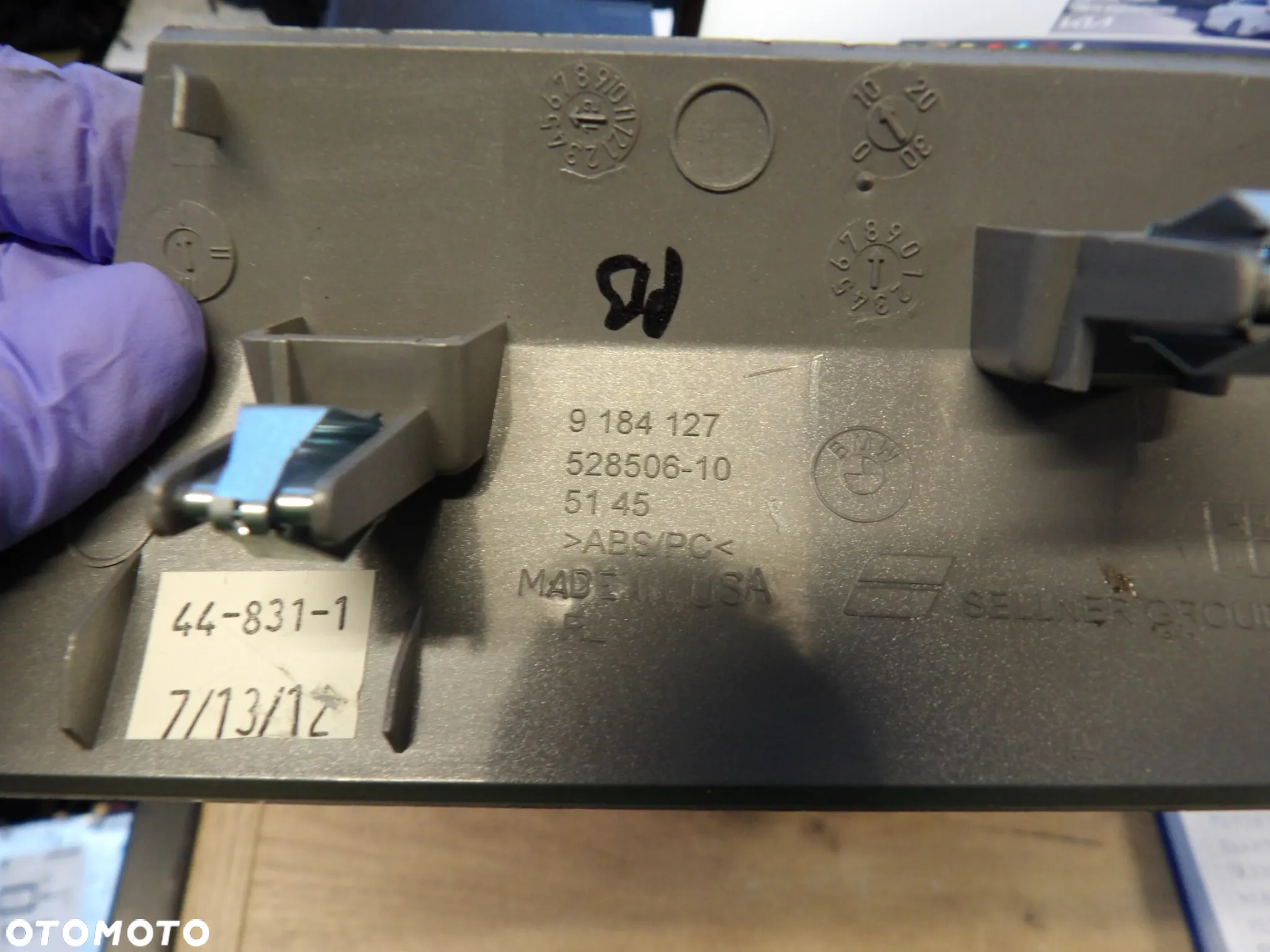 BMW - F25,X3 - RAMKA , LISTWA OZDOBNA SCHOWKA DESKI ROZDZIELCZEJ - 9184127 - 2