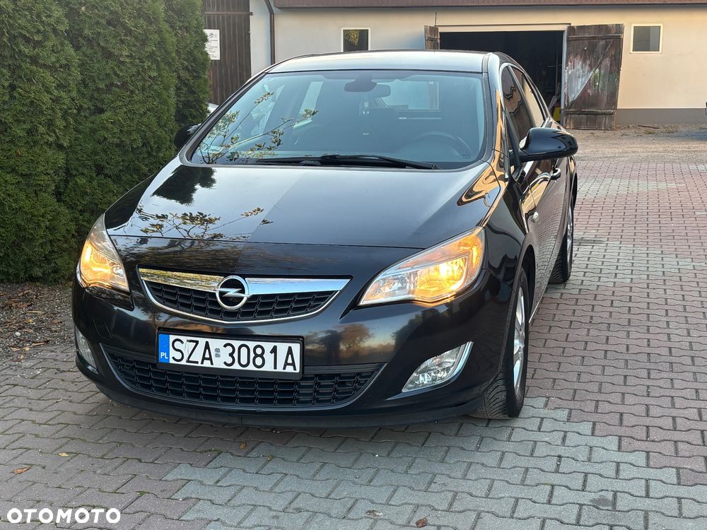 Opel Astra 2010 photo 5