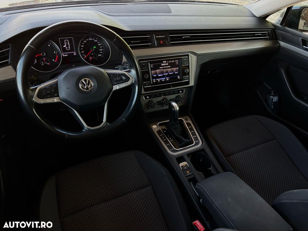Volkswagen Passat - 12