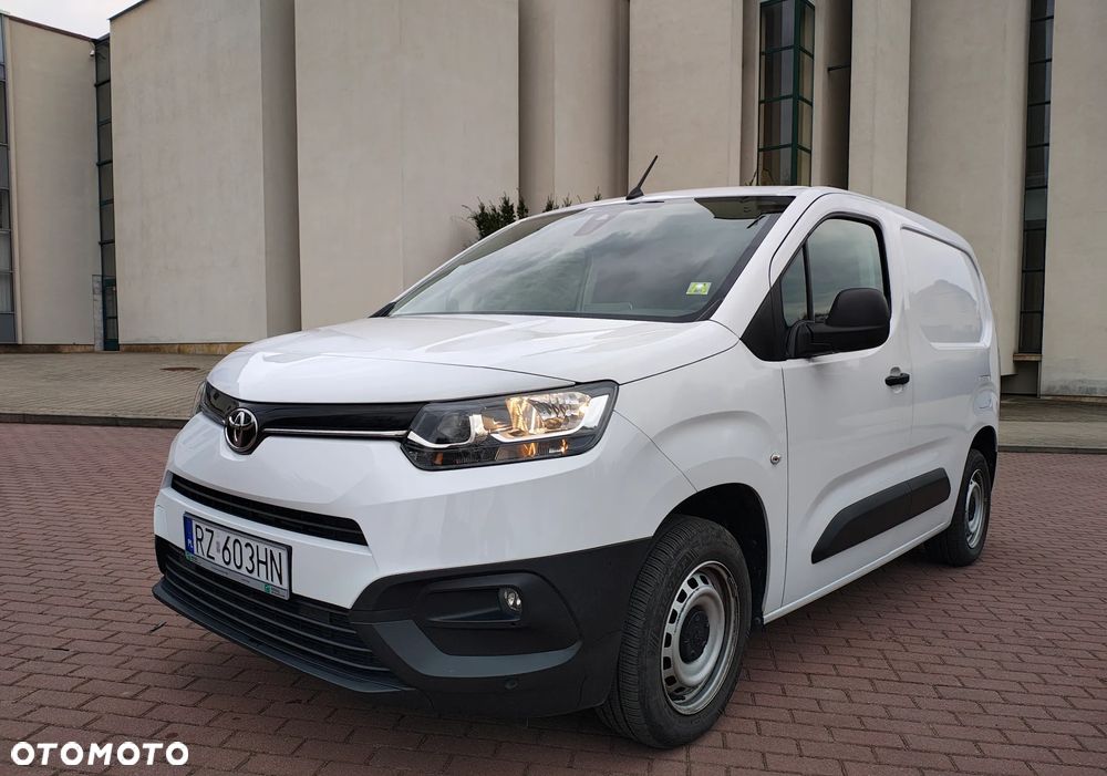 Toyota Proace - 1