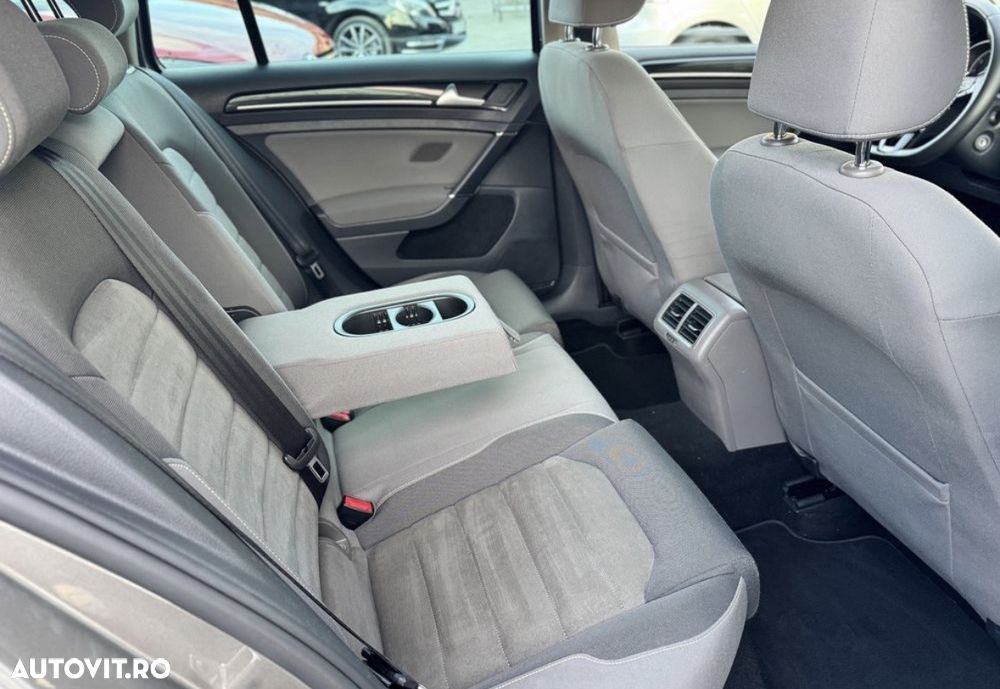 Volkswagen Golf Variant 1.4 TSI BlueMotion Technology DSG Highline - 9