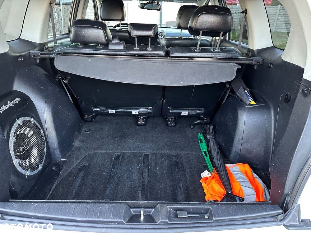 Mitsubishi Outlander - 10