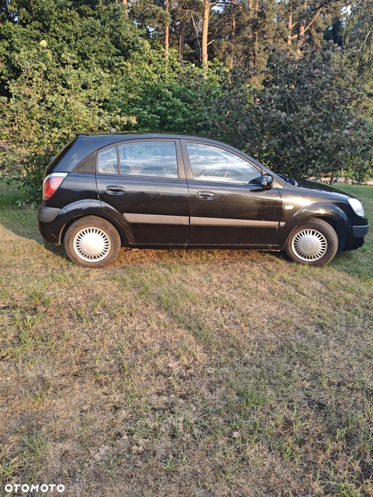 Kia Rio - 2