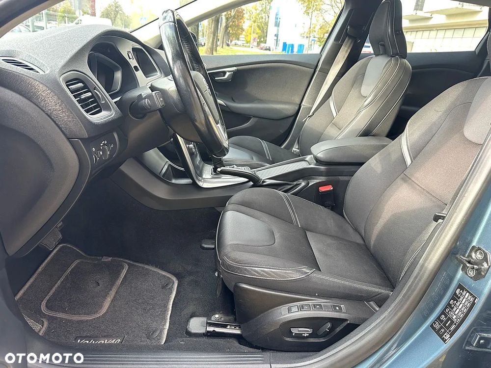 Volvo V40 D3 Momentum - 10