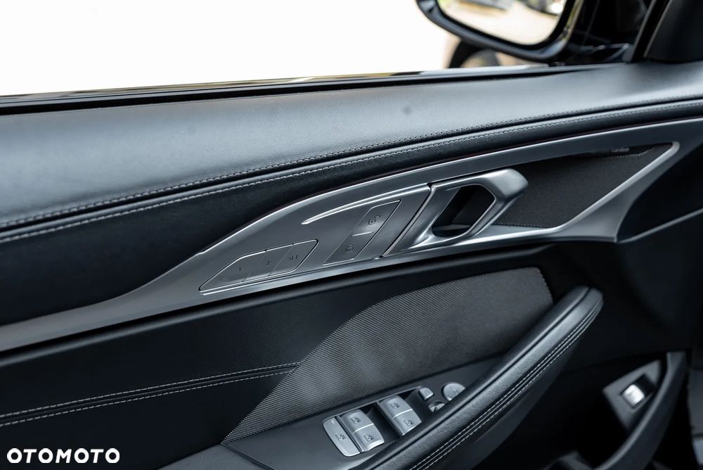 BMW Seria 8 - 25