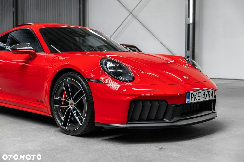 Porsche 911 Carrera 4 GTS PDK - 14