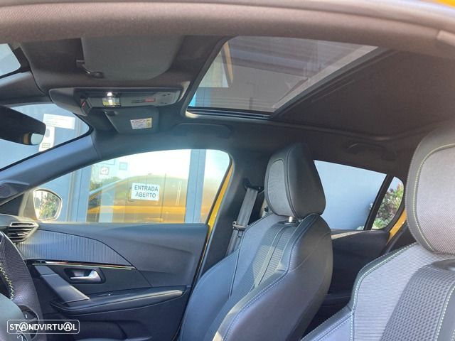 Peugeot e-208 GT+ - 18