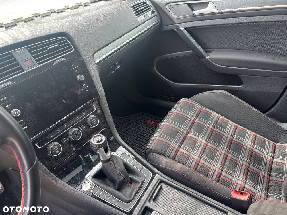 Volkswagen Golf GTI 2.0 TSI OPF Performance - 16
