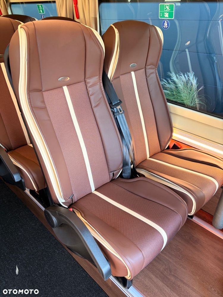 Mercedes-Benz Sprinter 519 - 18