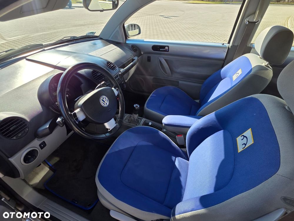 Volkswagen New Beetle - 7
