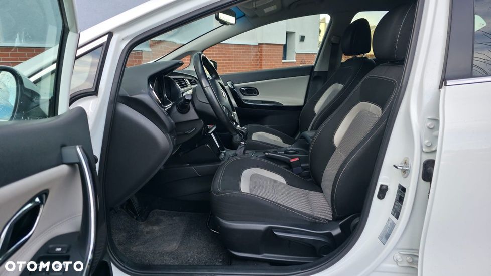 Kia Ceed 1.6 CRDi 136 ISG Spirit - 15