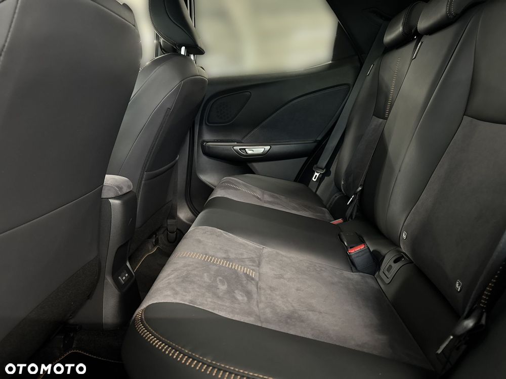 Lexus LBX 1.5 Hybrid Cool - 10