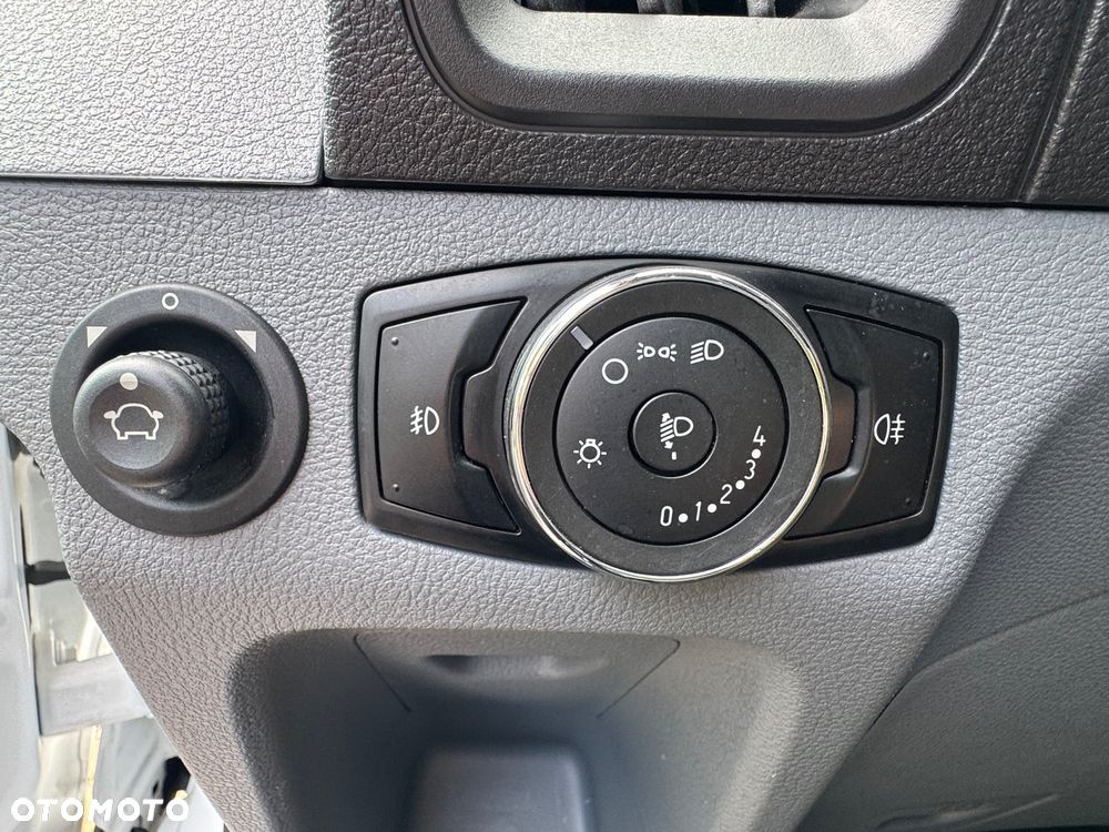 Ford Transit - 28