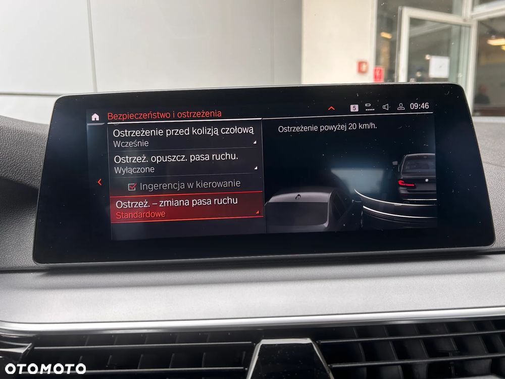 BMW Seria 5 520d xDrive MHEV - 38