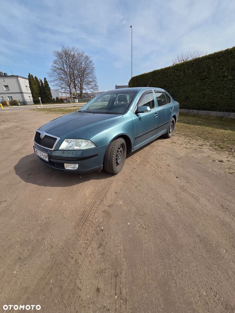 Skoda Octavia 1.6 Ambiente - 1