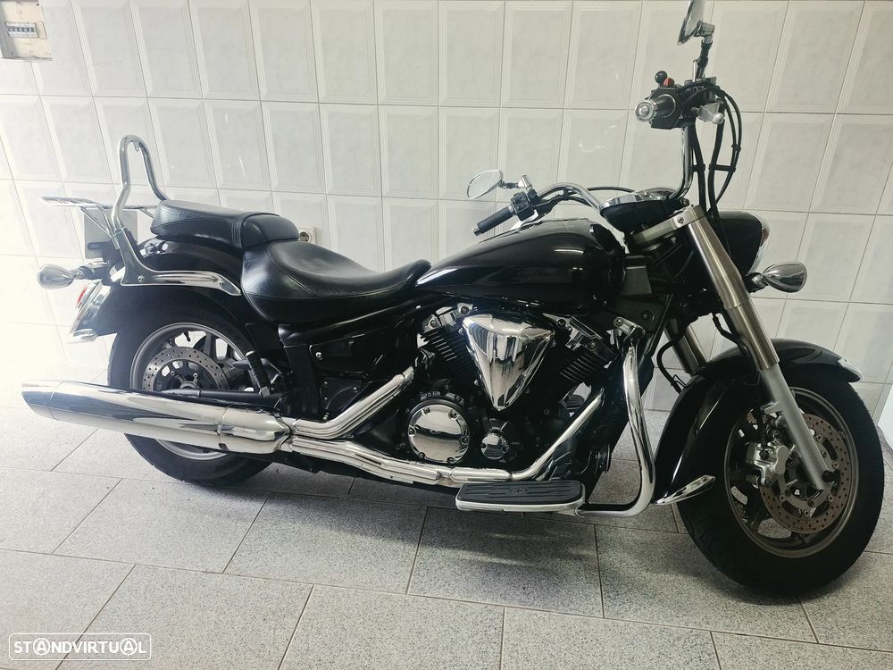 Yamaha XVS Yamaha XVS 1300A Midnight Star - 1