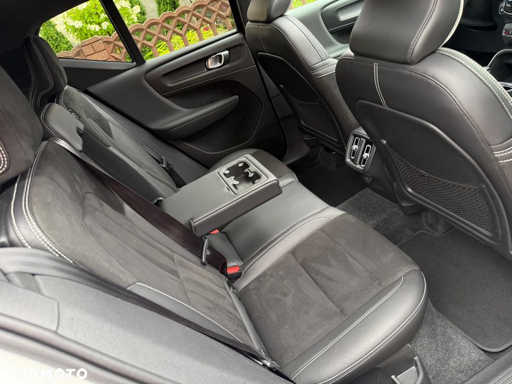 Volvo XC 40 T5 AWD R-Design - 31