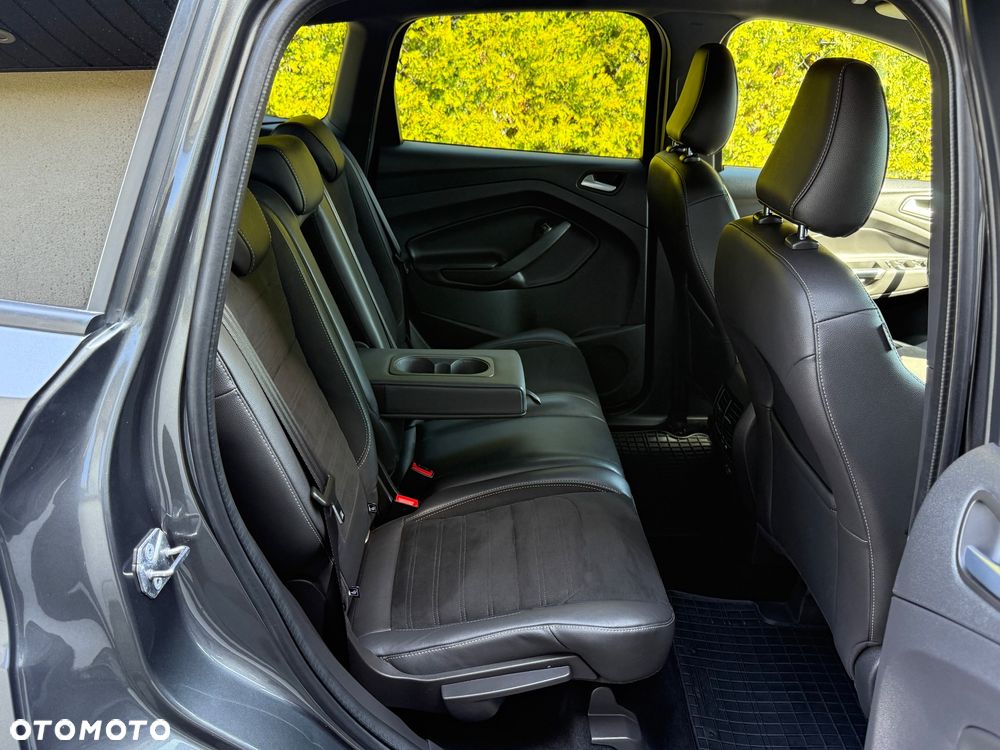 Ford Kuga 1.5 EcoBoost 2x4 ST-Line - 19