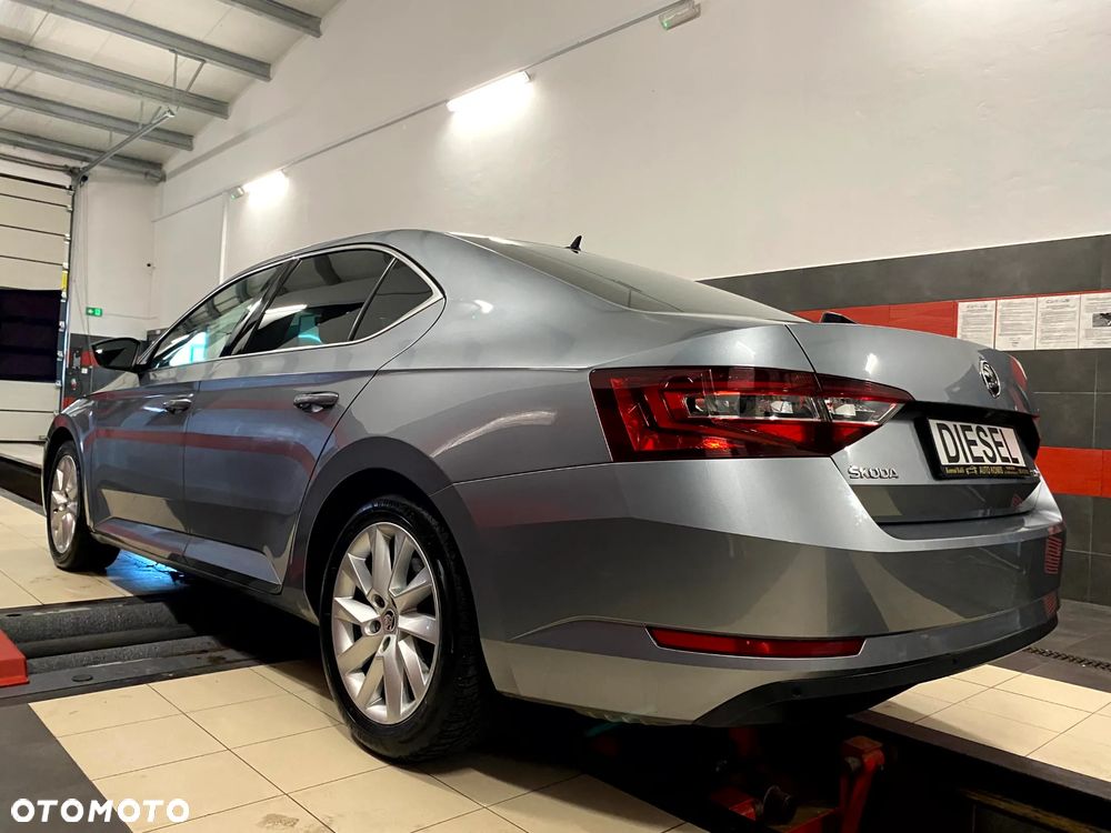 Skoda Superb 2.0 TDI Sportline DSG - 10