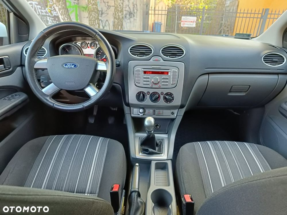 Ford Focus ver-1-8-tdci-trend-plus - 10