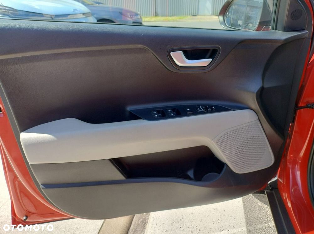 Kia Stonic - 12