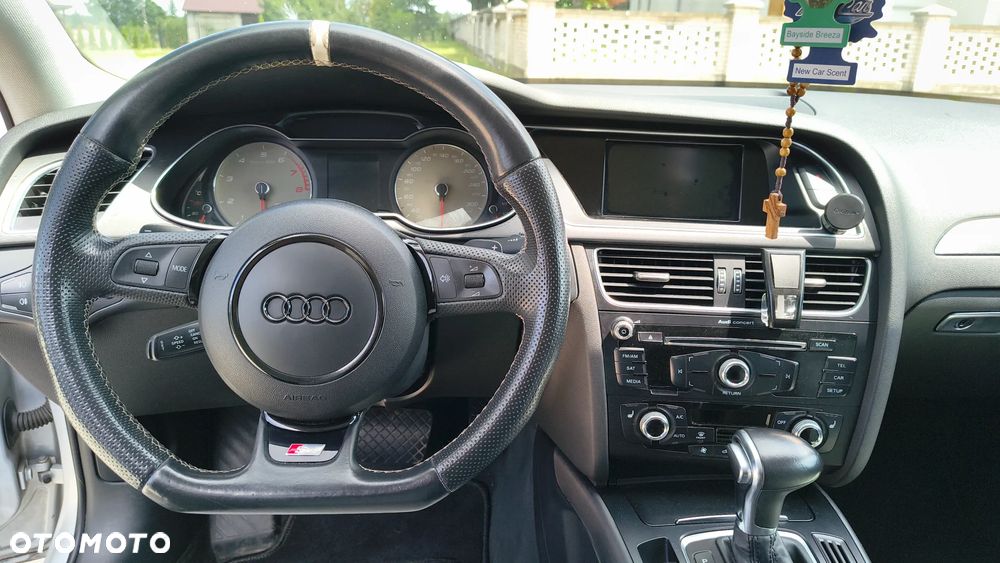 Audi A4 Limousine - 13