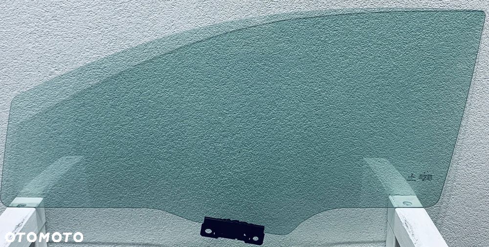 Szyba boczna lewa przednia VW FOX 2005-2011