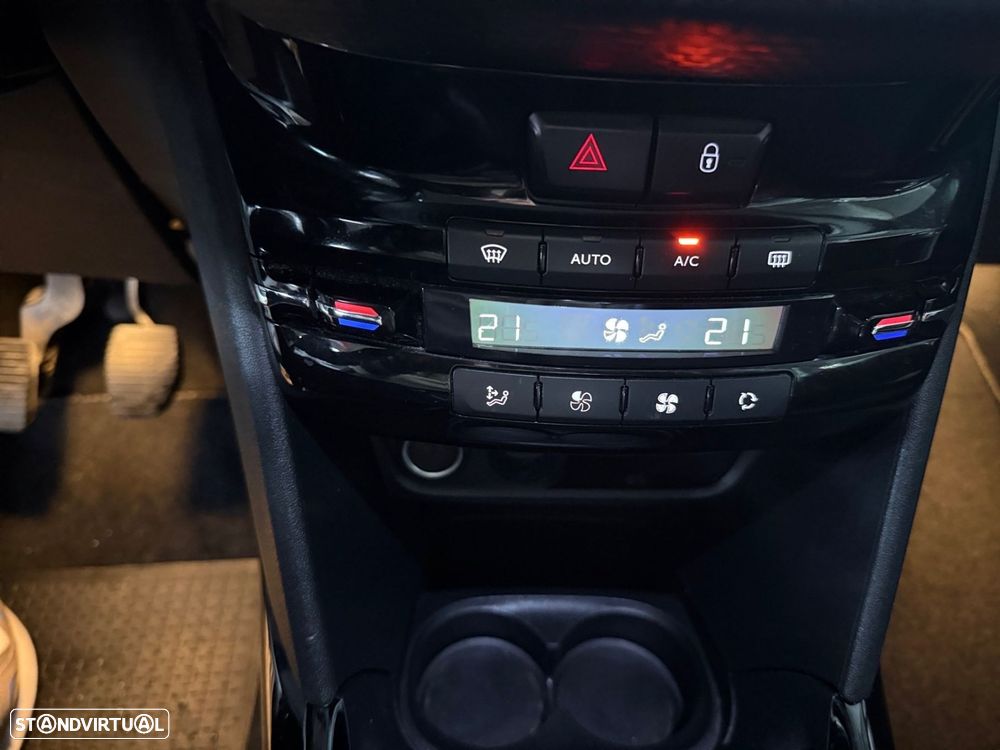 Peugeot 2008 1.2 PureTech Allure - 14