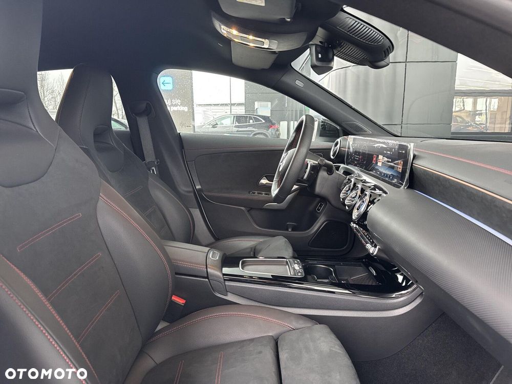 Mercedes-Benz CLA - 16