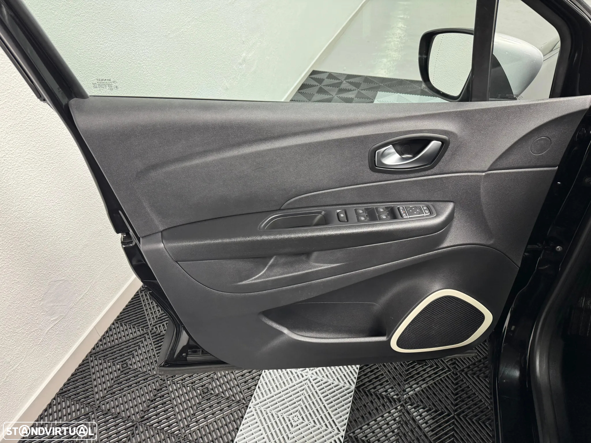 Renault Captur (ENERGY) TCe 90 INTENS - 6
