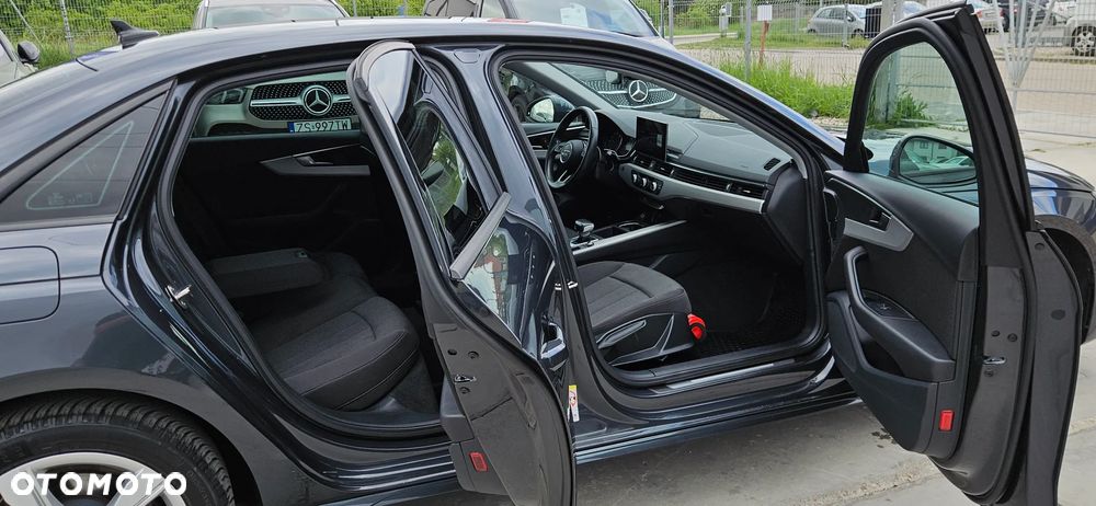 Audi A4 Limousine 35 TFSI mHEV S tronic - 14