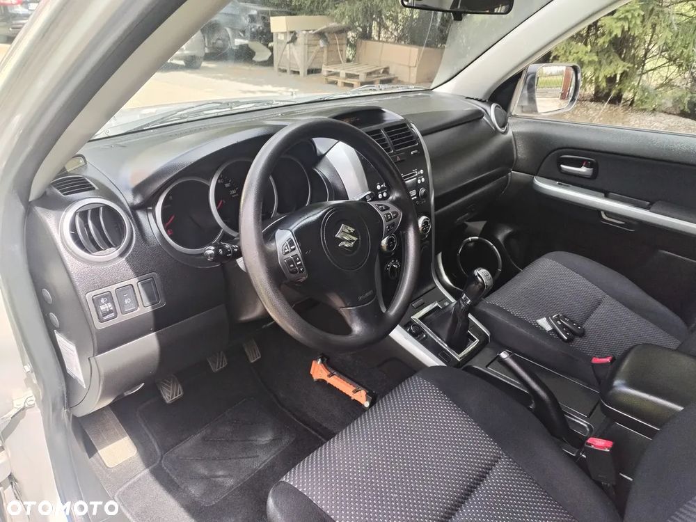 Suzuki Grand Vitara 2.0 Comfort Family - 15