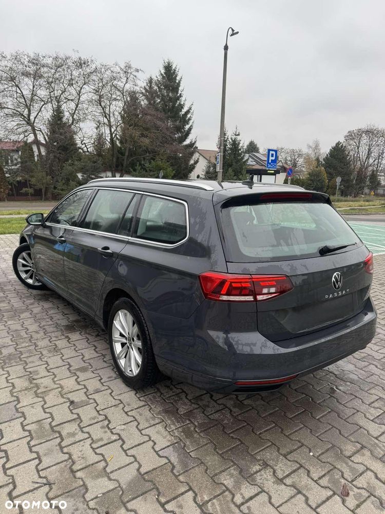 Volkswagen Passat 2.0 TDI SCR DSG Business - 4