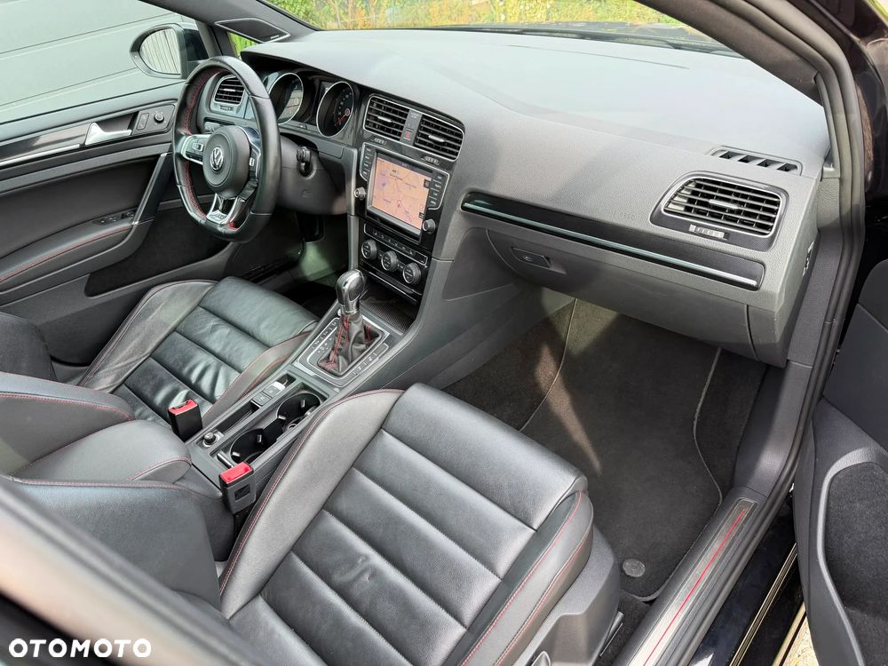 Volkswagen Golf GTI Performance BlueMotion Technology DSG - 25