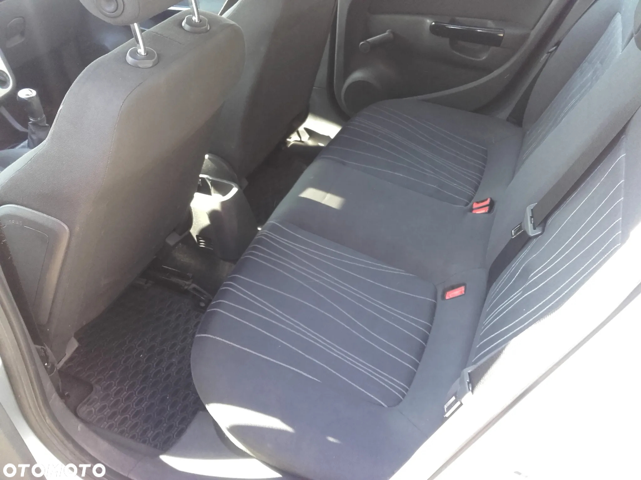 Opel Corsa 1.4 16V Cosmo - 23
