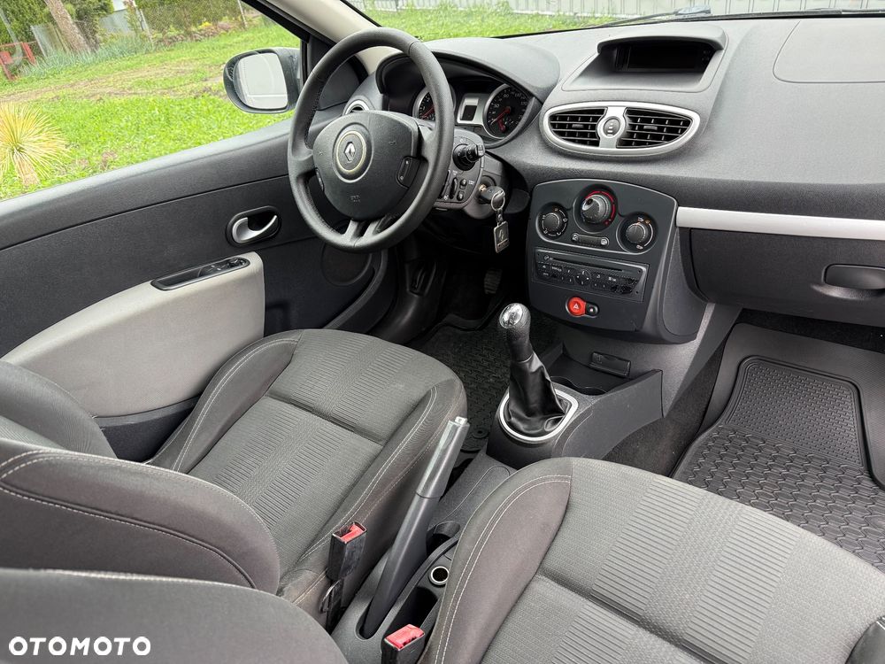 Renault Clio 1.2 16V Authentique - 9