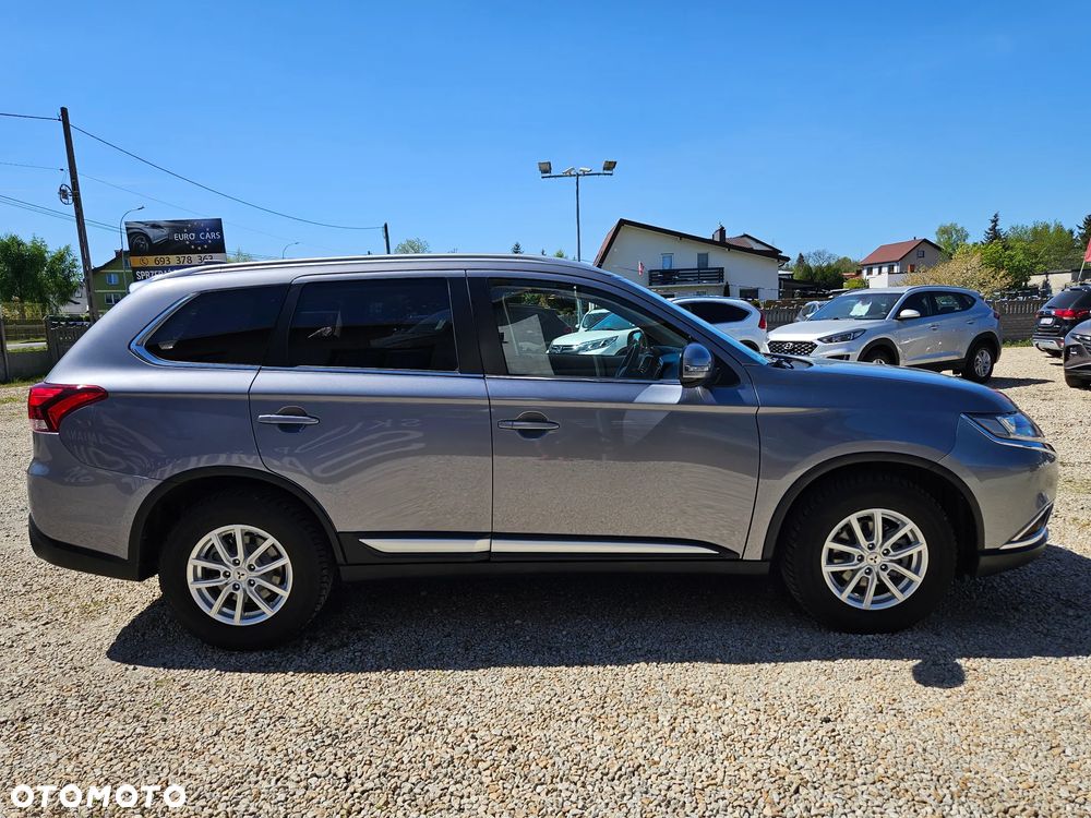 Mitsubishi Outlander 2.0 2WD Diamant - 24