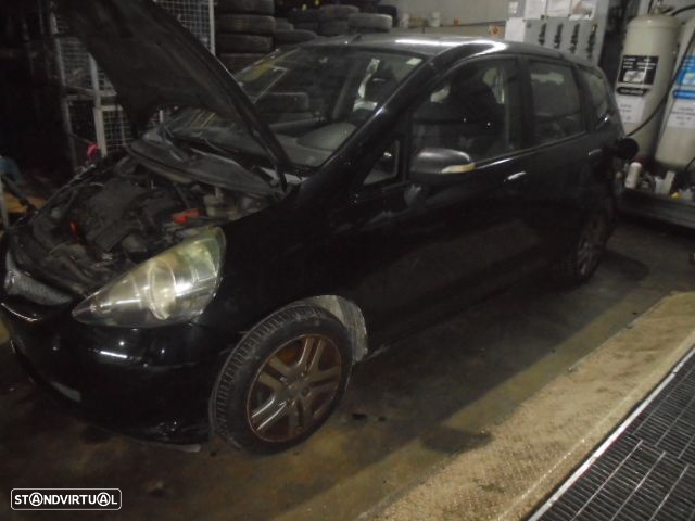 Carro MOT: L12A1 HONDA JAZZ 2 2004 1.2 78CV 5P PRETO GASOLINA - 3